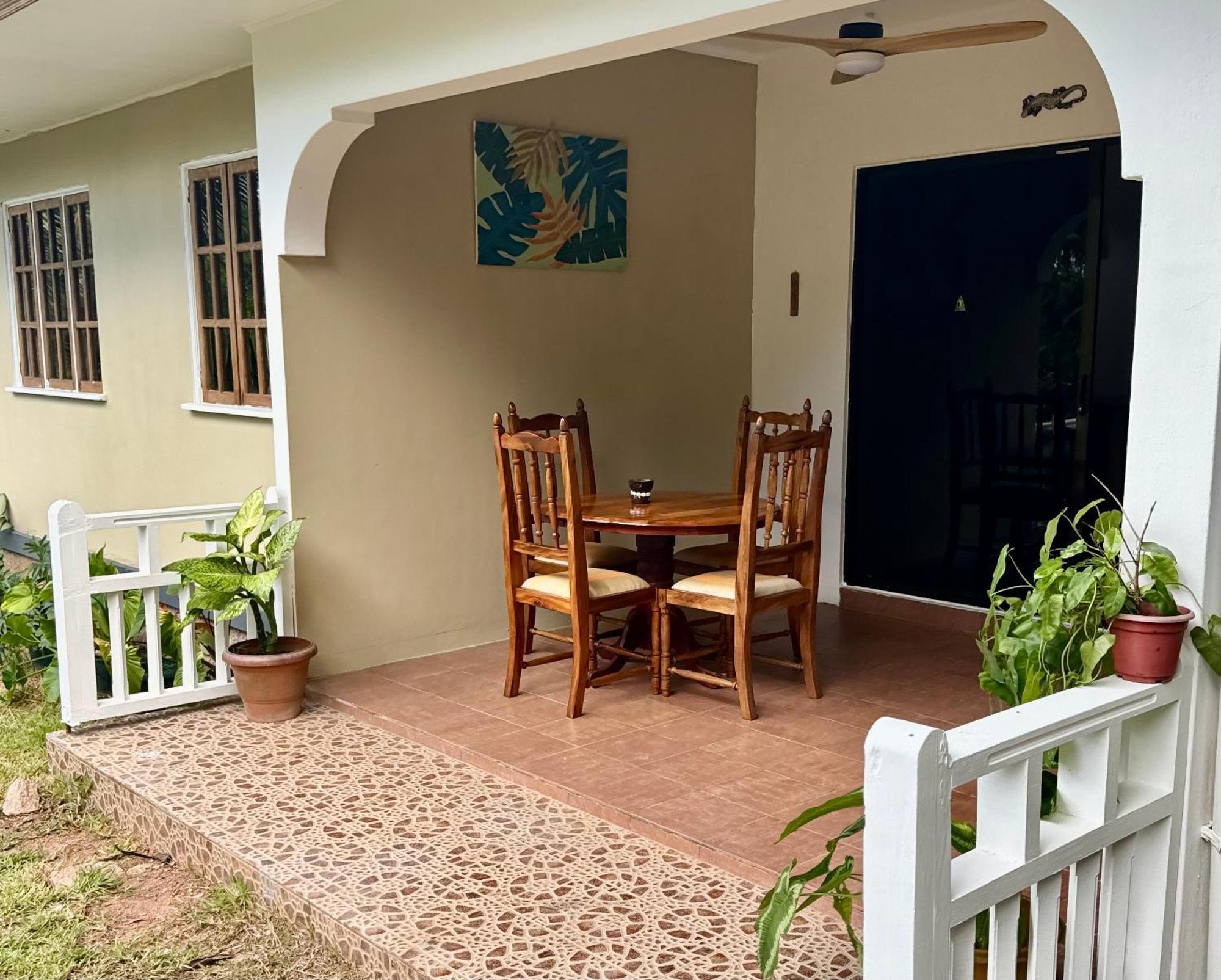 Ferienwohnung Jardin Marron Baie Sainte Anne Exterior foto